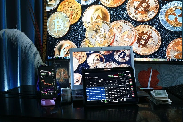 What Is Cryptocurrency and How Does It Work? (Beginner’s Guide 2025)